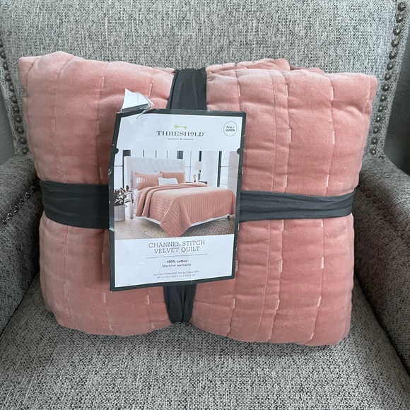 Threshold Other - Threshold Full/Queen Channel Stitch Velvet Quilt Warm Blush Color